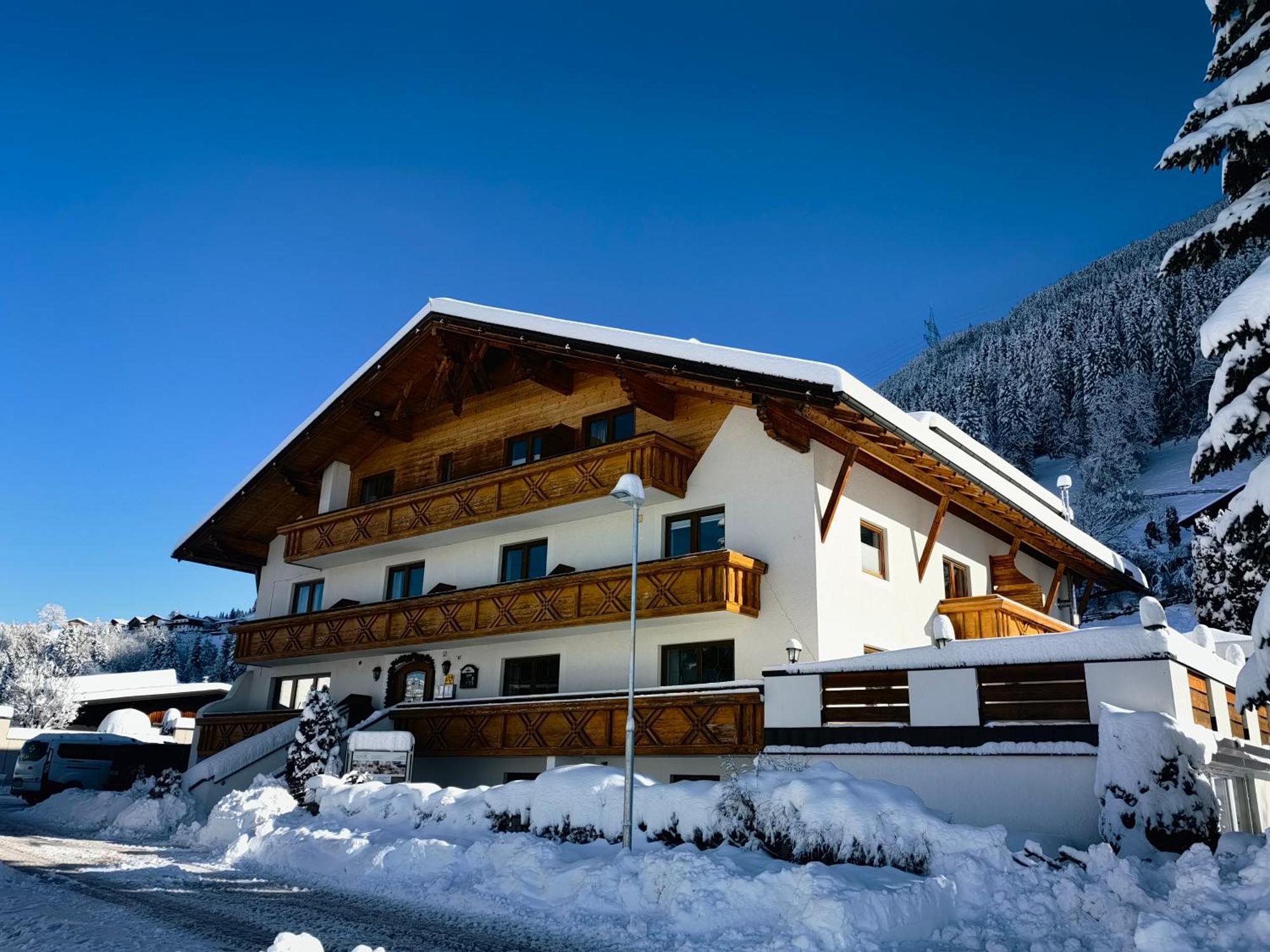 Apartments Pitztaler Nachtigall Arzl im Pitztal Eksteriør bilde